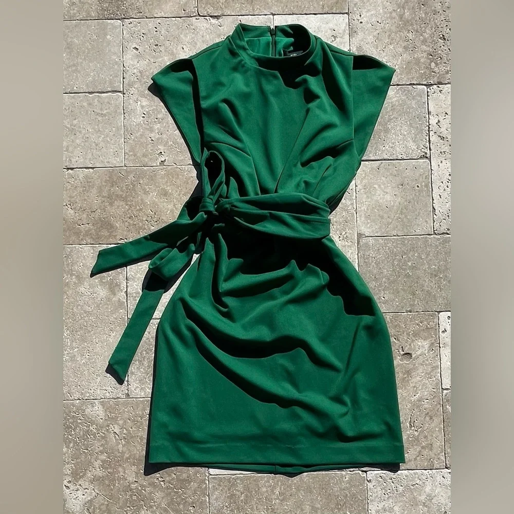 Alexia Admor Green sleeveless Sheath Dress - Emerald Green - Picture 1 of 8
